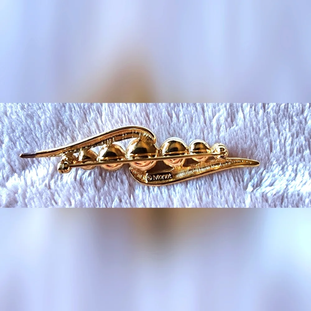 Vintage Monet 1990's Abstract Faux Pearls Brooch in gold-tone